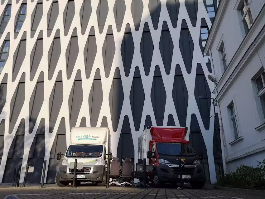 ADS Przeprowadzki mieszkań & biur Warszawa, taxi bagażowe, usługi transportowe