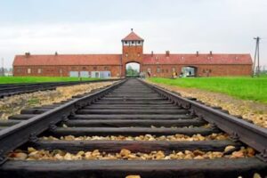 Auschwitz & Salt Mine Tour by KrakowTrip