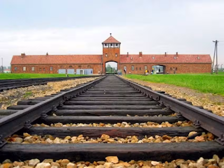 Auschwitz & Salt Mine Tour by KrakowTrip