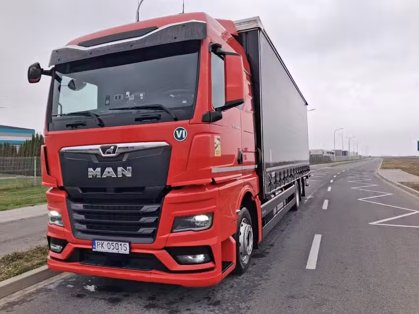 Avero Logistics Adrian Janik