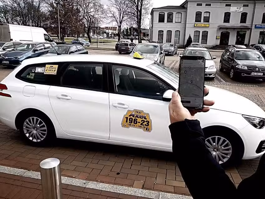 Axel-Taxi