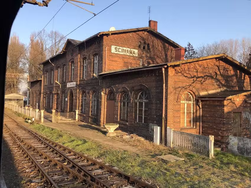 Dworzec kolejowy „Ścinawa”