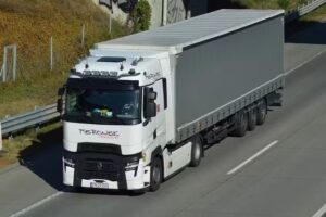 Jacek Pieronek Usługi Transportowe