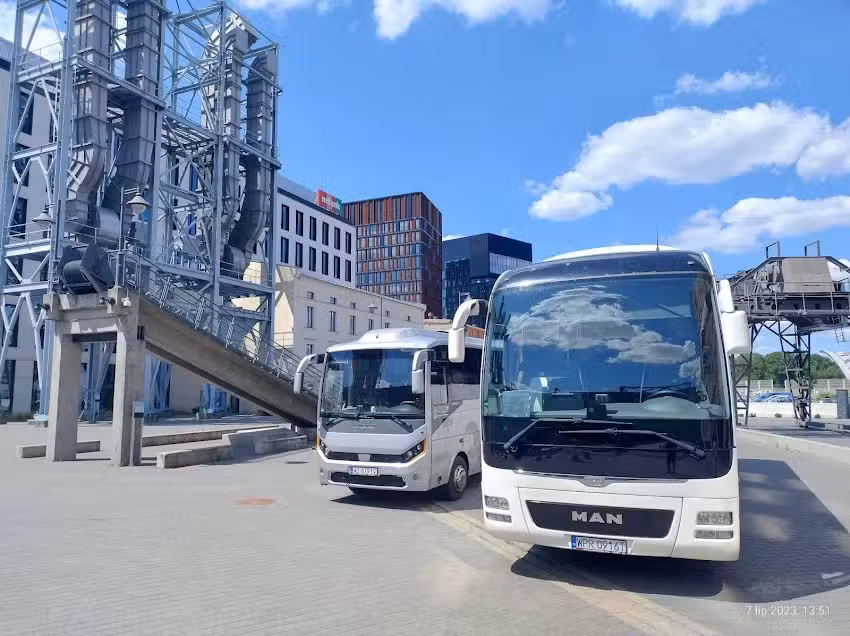 KIK’N’ROAD – Wynajem autokarów – Łódź. Przewozy autokarowe