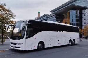 Komartrans. Przewozy krajowe i międzynarodowe osób. Mońko P.