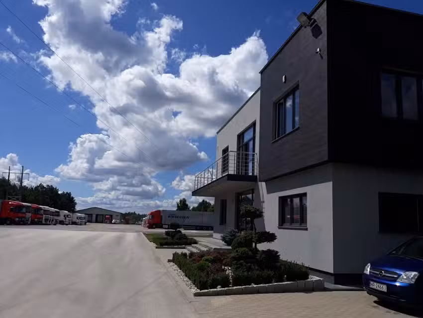 Kwiecień Grzegorz. Transport ruchome podłogi