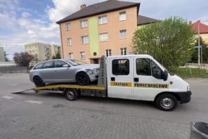 Laweta 24h Autolaweta Koszalin Holowanie Auto Pomoc drogowa Usługi transportowe Warsztat Mechanika Naprawa