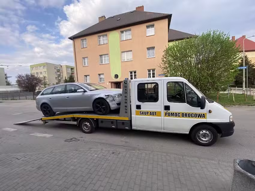 Laweta 24h Autolaweta Koszalin Holowanie Auto Pomoc drogowa Usługi transportowe Warsztat Mechanika Naprawa