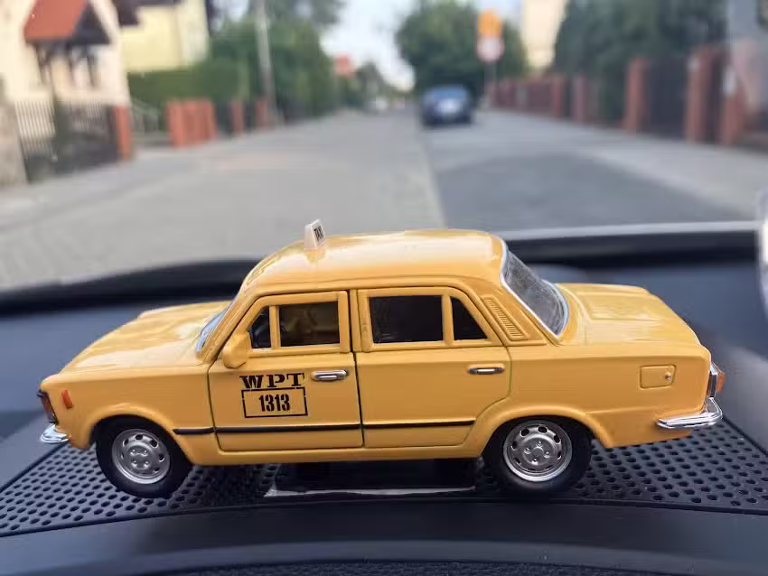 Łukasz Nyćkowiak TAXI