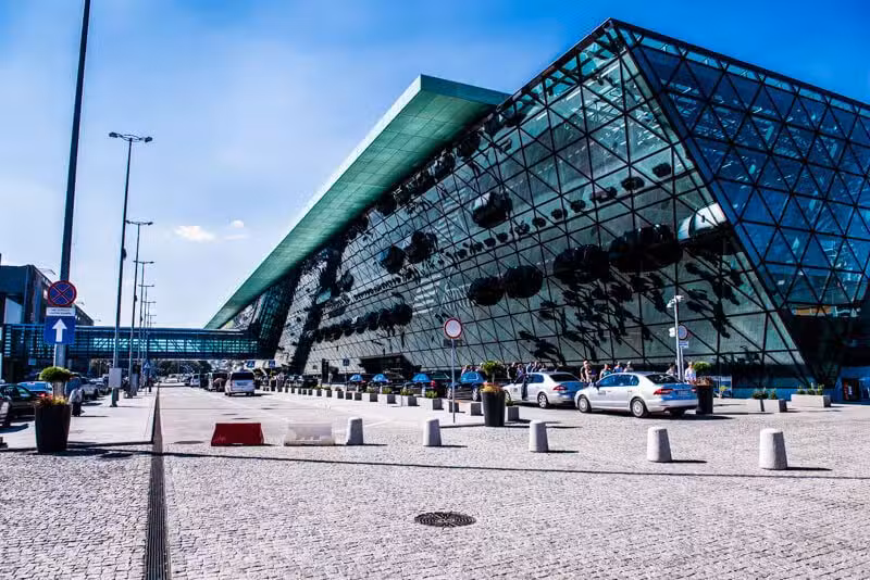 LuxKraków – Luxury Krakow Tours and Airport Transfers