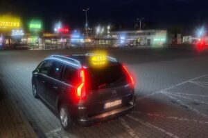 MAXI TAXI