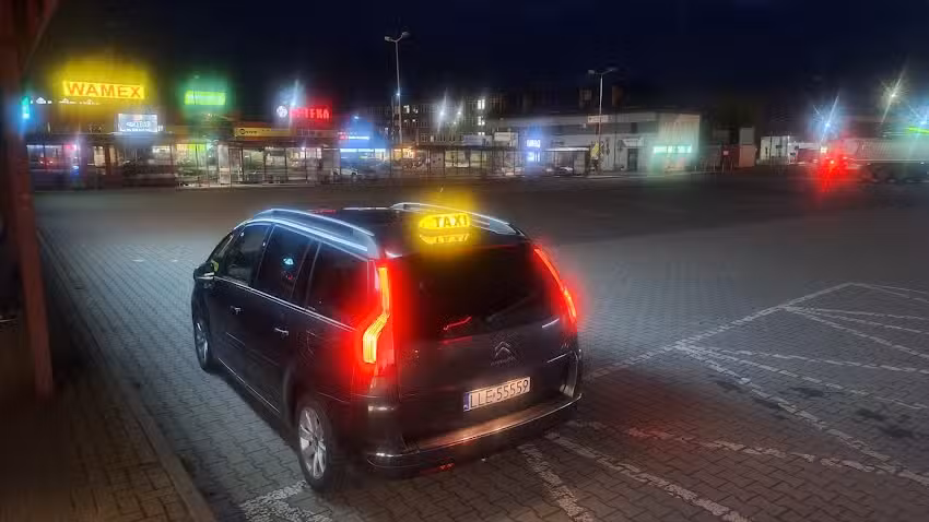 MAXI TAXI