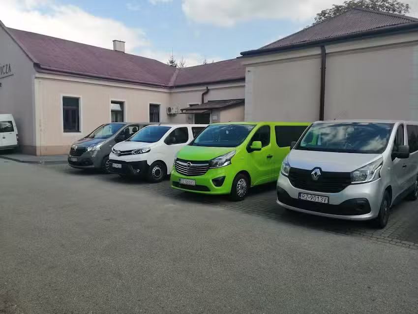 MB LOGISTICS Przewóz osób, Wynajem Busa