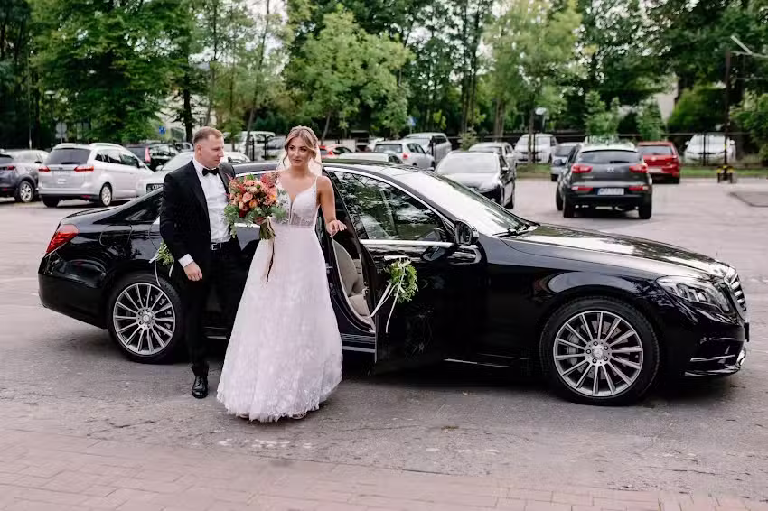 Na gazie – auto do ślubu, Mercedesy, czarna S klasa, biała klasa C AMG – mercedesemdoslubu.pl