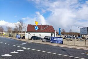 Parking „MARTOM” ️ przy Lotnisku Pyrzowice-Katowice 24h