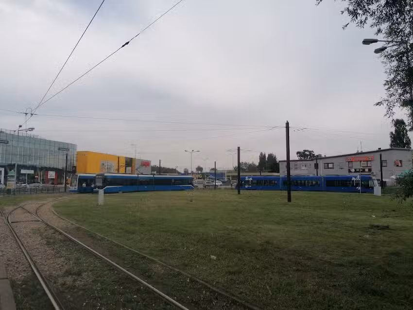 Pętla tramwajowo-autobusowa „Borek Fałęcki”