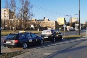 Postój taksówek – Carrara/Lwowska