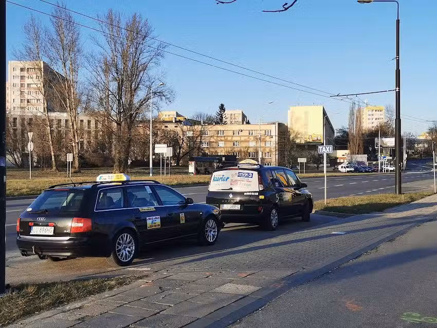 Postój taksówek – Carrara/Lwowska