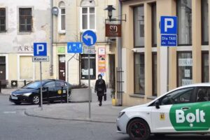 Postój taksówek do 5 minut – Staszica