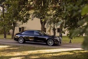 Premium Transfer – Wynajem limuzyny z kierowcą, Transfer z/na lotnisko, Transport VIP, Przewóz osób Przemyśl / Medyka