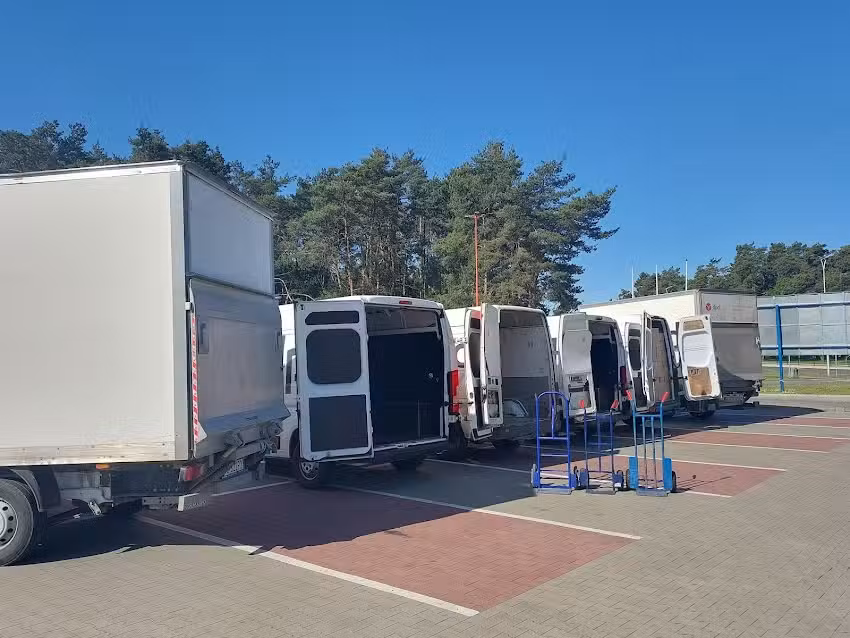 PRZEPROWADZKI OSTROŁĘKA I USŁUGI TRANSPORTOWE VELOX-TRANS