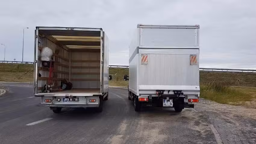 Przeprowadzki Pabianice Rafał Stolarek przewóz mebli utylizacja mebli czyszczenie piwnic usługi transportowe