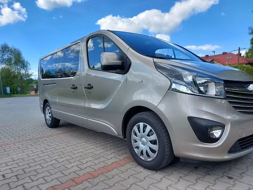 Przewóz Osób Transfer Transport kierowca bus na lotnisko imprezy wesele rozwożenie gości weselnych
