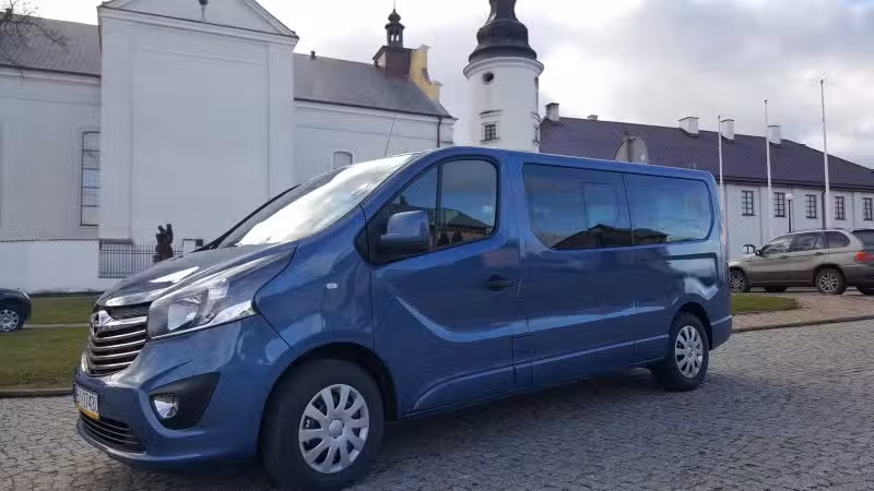 Przewóz osób, transport na lotniska, transport osób, przewozy busami , przewozy pasażerskie