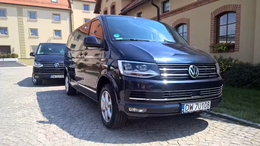 RAMZES – wynajem komfortowych busów, minibusów z kierowcą. Licencjonowany przewóz osób