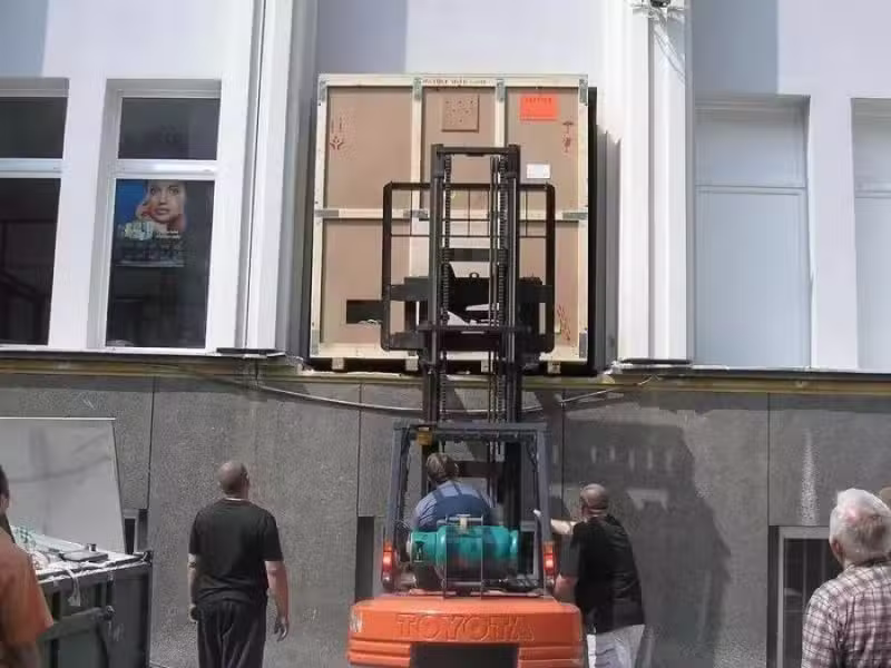 Spec-Trans. Transport kopiarek i kas pancernych. Transport specjalistyczny. Stańczak W.