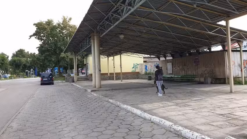 Stegna, Dworzec Autobusowy