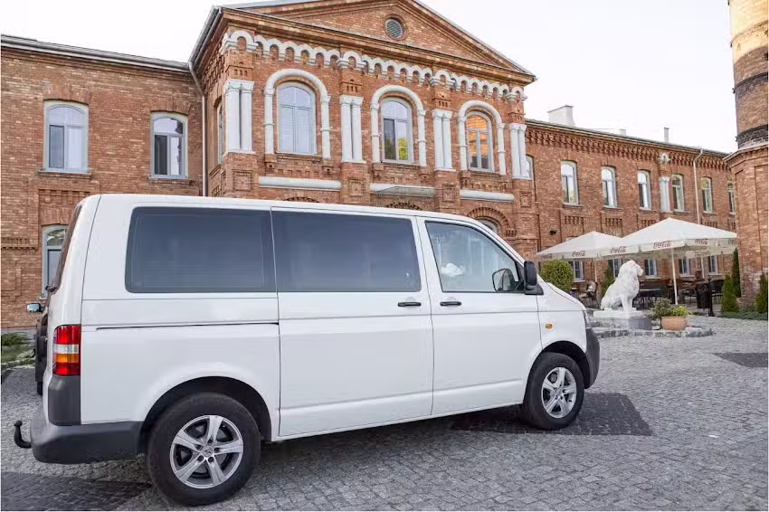 TAXI BUS MODLIN Jerzy Mosakowski