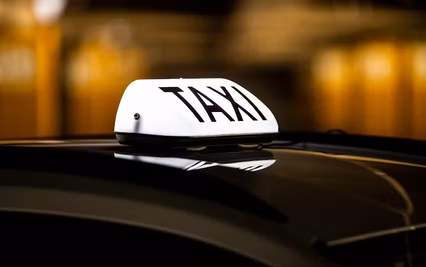 Taxi i awaryjne odpalanie samochodów Krzysztof Pędzich