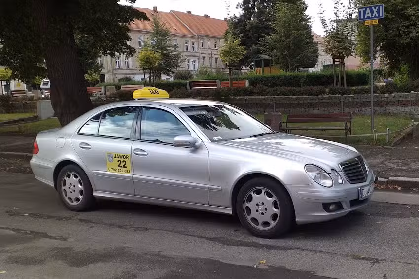 Taxi Jawor