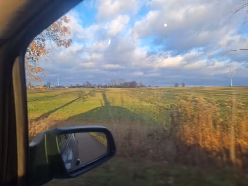 Taxi Legionowo-I speak English-Я говорю по-русски.