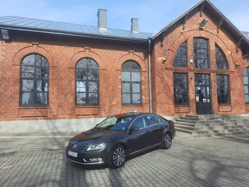 Taxi Stryków Mateusz Kacperski(Я розмовляю українською, I speak english))