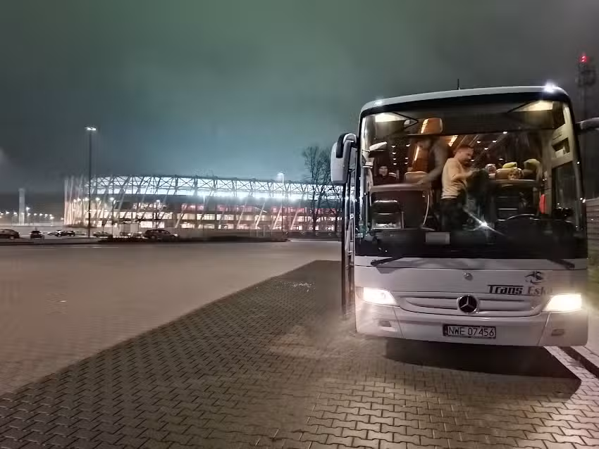 Transeska. Przewozy autokarowe, busy, AUTO LAWETA, HOLOWANIE, PRZEWÓZ TOWARÓW