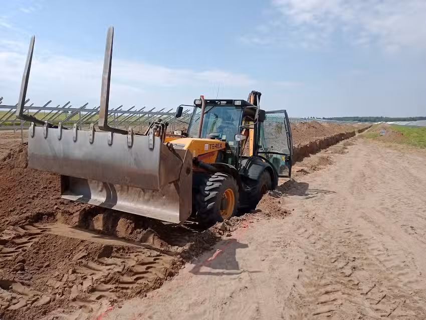 USŁUGI KOPARKO-ŁADOWARKĄ | TRANSPORT WYWROTKĄ | FIRMA NVISIONTRANS