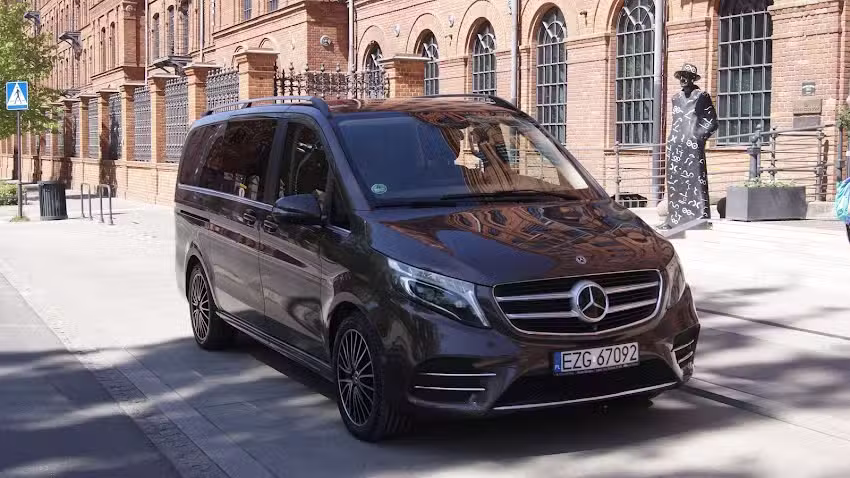 VIP- Przewóz osob Łódź -Transfery Lotniskowe – Wynajem busa z kierowcą