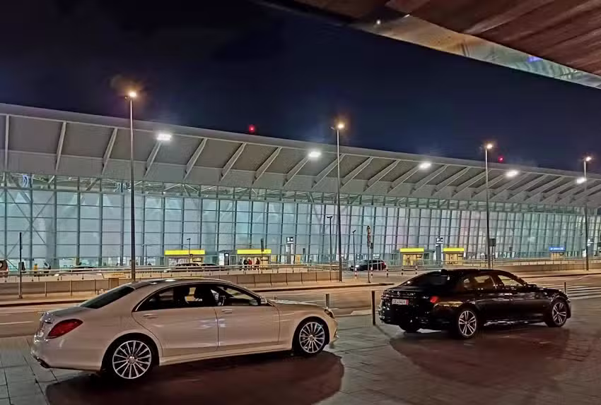 VIPTRANS 24 Przewóz Osób Warszawa | Warsaw airport transfer | Wynajem busów Warszawa