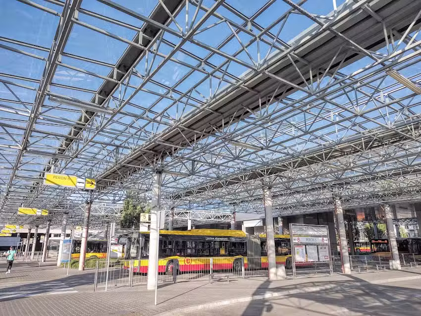 Warszawa Dworzec Autobusowy Metro Młociny