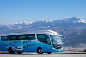Wynajem autokarów SuperBus – J. D. Mrożek