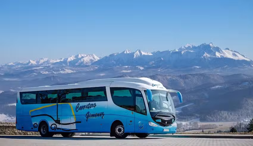 Wynajem autokarów SuperBus – J. D. Mrożek