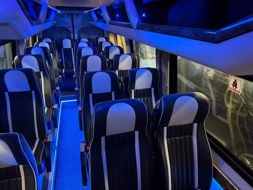 Wynajem Busów i Autokarów FirstClassBus