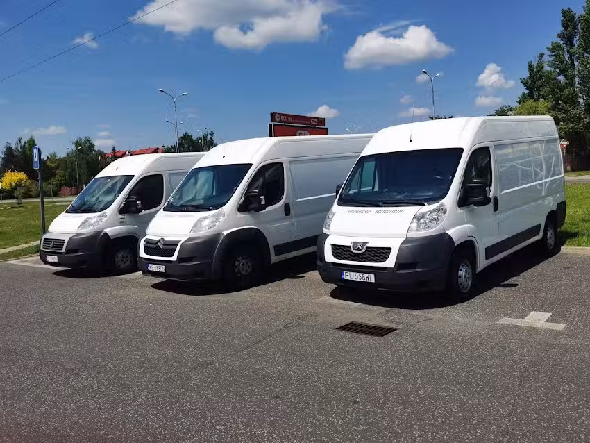 Wynajem busów i usługi transportowe przeprowadzki. Łukasz Kędzierski