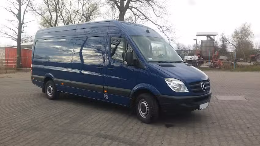 Wyzuj Krzysztof. Transport bagażowy