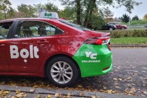 YALLACARS taxi rent company.