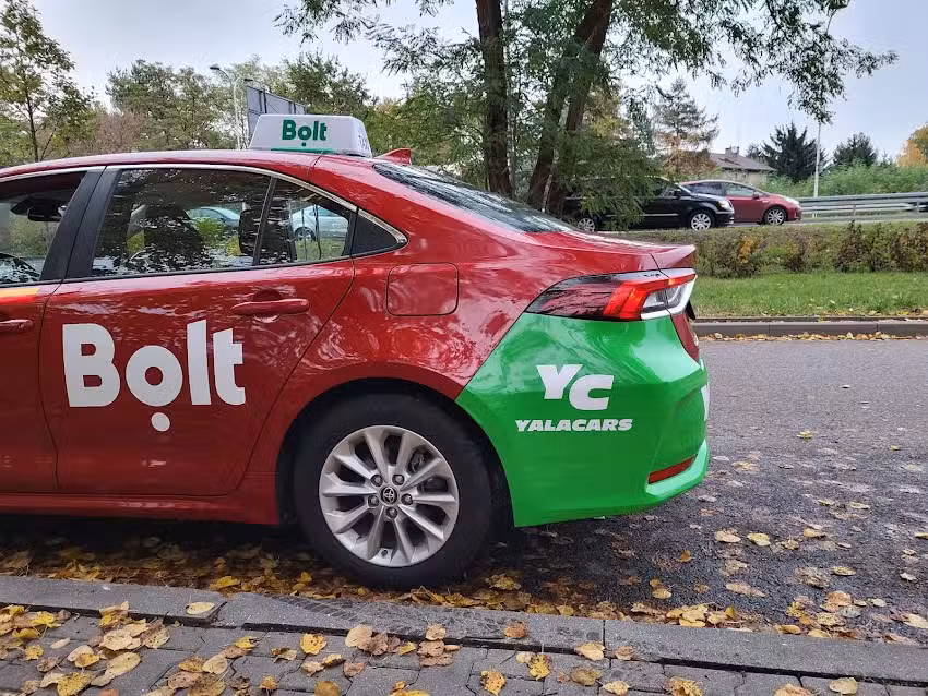 YALLACARS taxi rent company.